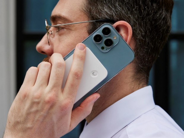 ソースネクスト、スマホに貼り付けて通話内容が録音できる「magmo」発売