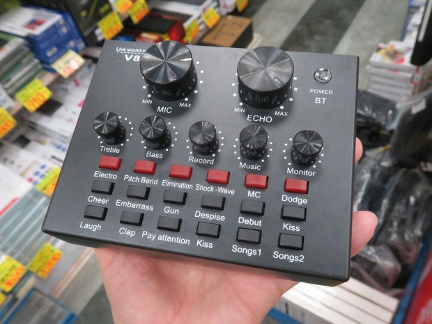 YouTube+TikTokの同時配信も可能、スマホのライブ配信に使える格安