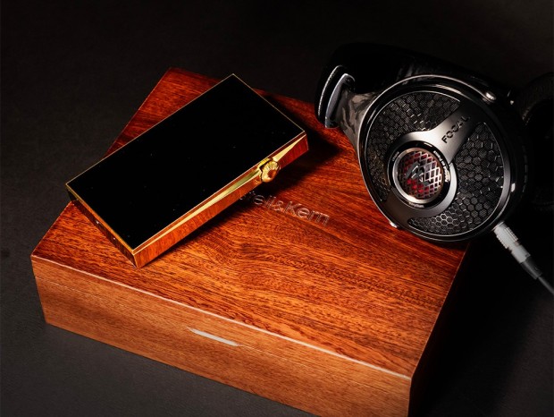Astell&Kern、純金に輝く限定仕様の最上位ポータブルプレイヤー「A&ultima SP3000 Gold」