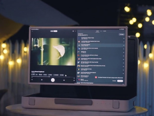 次に来るモノ】ブリーフケース風に持ち運べるAndroid搭載27型スマート
