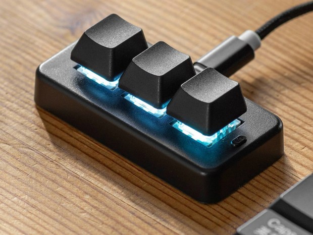 4つの割付モードを選べる3キー超小型プログラマブルキーボードがサンワダイレクトから