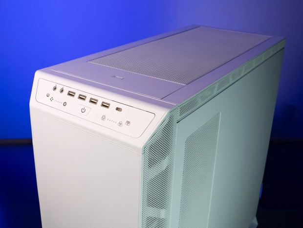 be quiet!、ギミック満載の高拡張ホワイトフルタワーケース「Dark Base Pro 901 White」