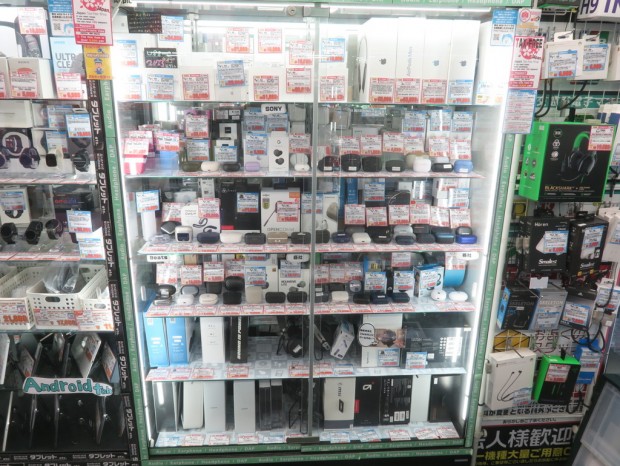 中古イヤホンコーナーのコレオシ