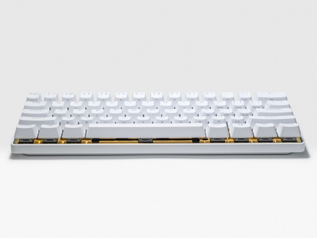 SteelSeries、60％サイズで1.2kg超のプレミアムキーボード「Apex Pro Mini Prebuilt: White Gold Edition」