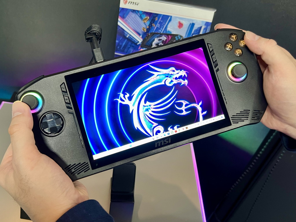 MSI CLAW A1M core ultra5 （512GBモデル） Intel Core Ultra搭載、MSI初の7インチポータブルゲーミングPC「Claw