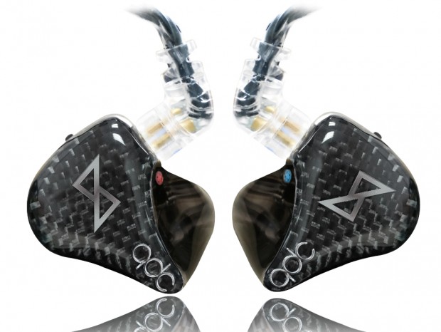 3つのサウンド傾向を切り替えられる8BAドライバー搭載カスタムIEM、qdc