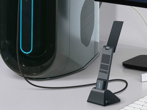 トライバンドに対応するUSB接続のWi-Fi 6E無線LAN子機、ティーピーリンク「Archer TXE70UH」