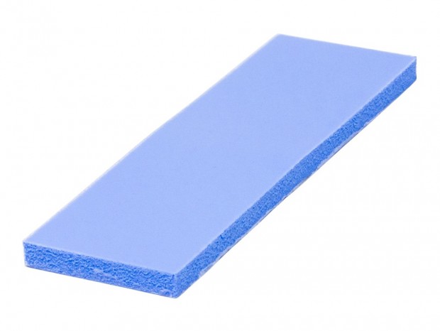 M.2 SSDの凹凸を埋めて密着できるサーマルパッド「M.2 SSD用すき間埋めパッド」