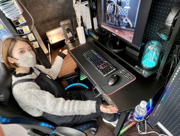 RGBミラーゲーミングデスク