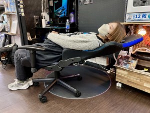 RGBゲーミングチェア