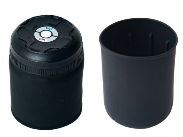 コレでカメラの防カビ対策はじめよう。サンコーから「レンズキャップ型防湿庫」発売