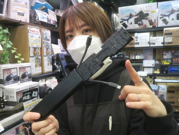 高速リーダー機能付きアルミメモリーカードケース