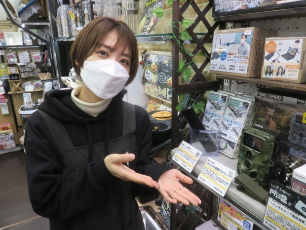 高速リーダー機能付きアルミメモリーカードケース