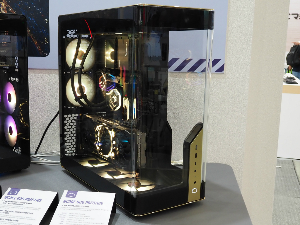 COMPUTEX：パノラマビューの向きが変更できるCooler Master初の