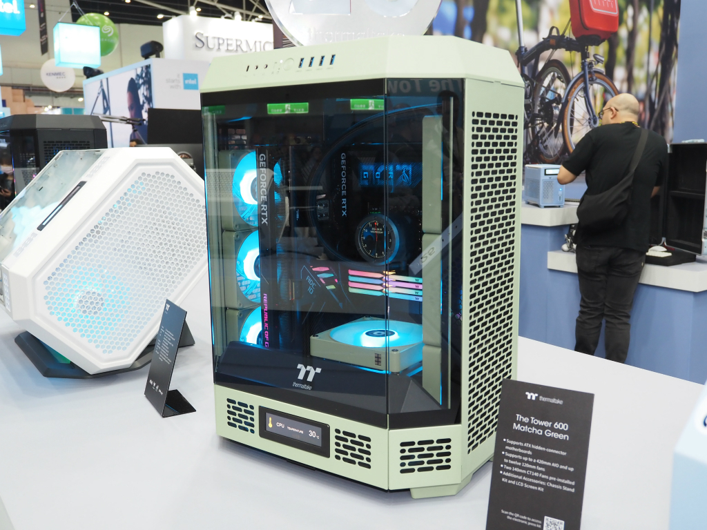 【新品】TheTowerDS Thermaltake、八角柱のショーケース型ミニタワー「The Tower 300