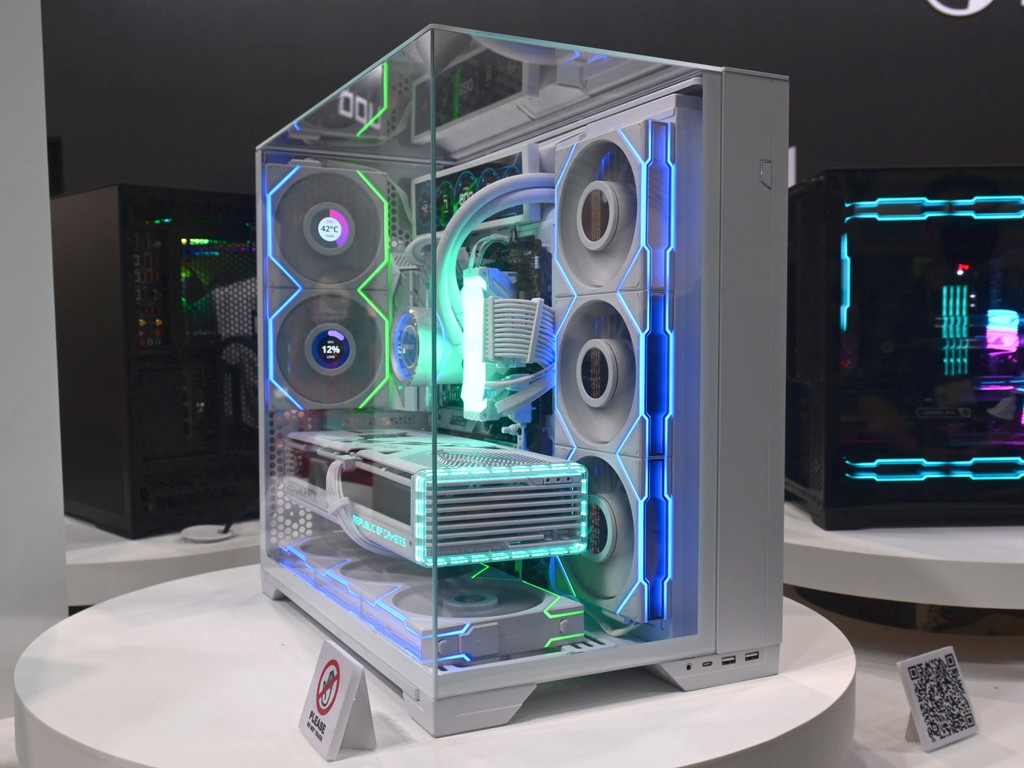 COMPUTEX 3 O11 Vision Compact Lian Li 