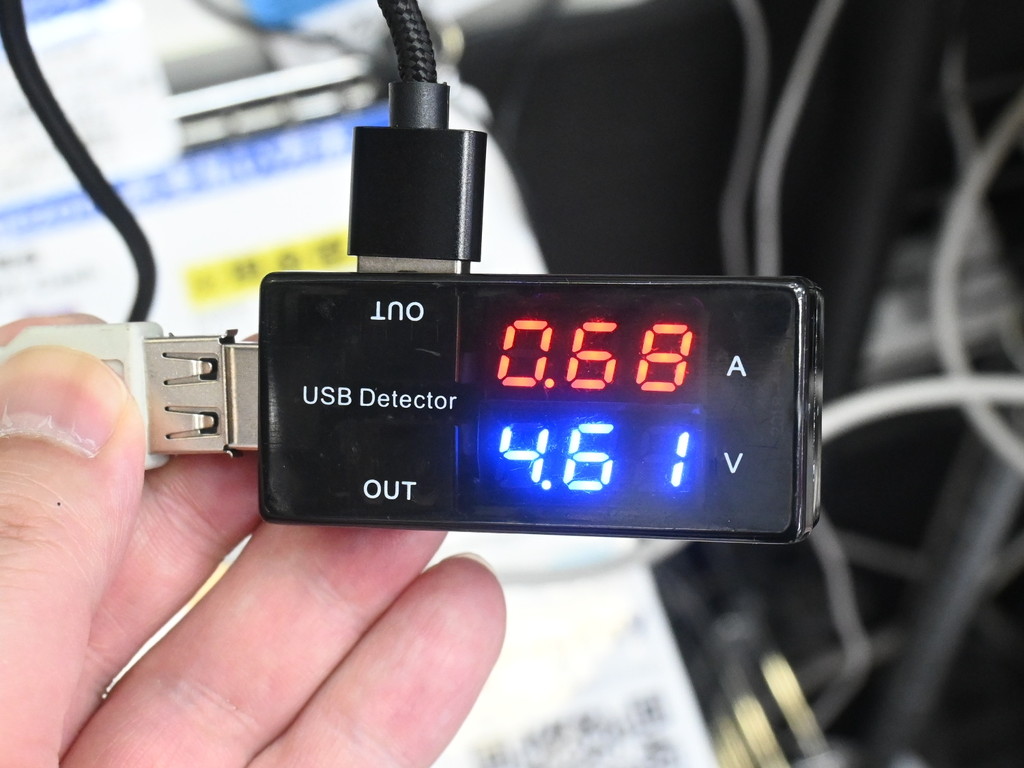 USB電圧電流チェッカーに珍しい2分岐モデル - エルミタージュ秋葉原