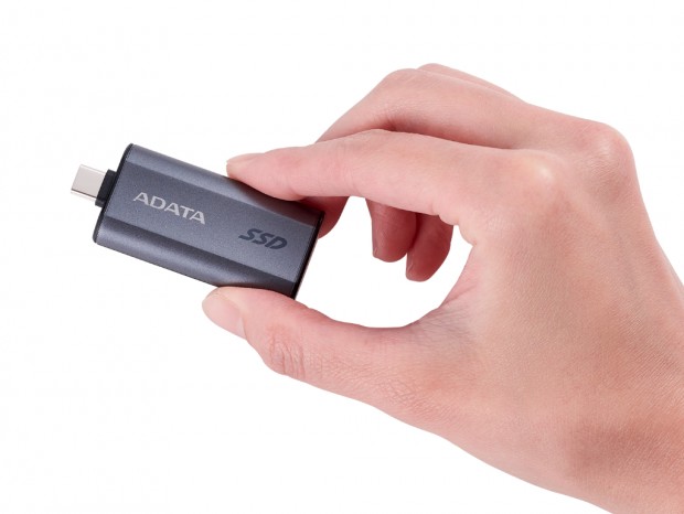 スライド式コネクタで直付けできるUSB 3.2 Gen 2ポータブルSSD