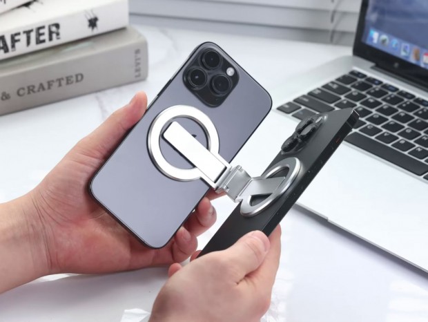 次に来るモノ】2台のスマホを合体して折りたたみスマホのように使える