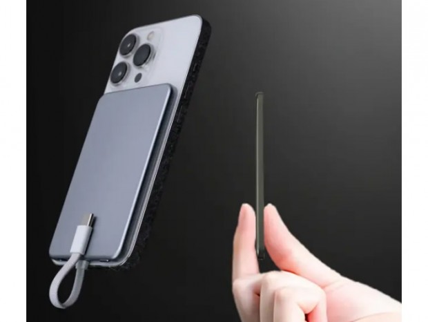 売り切れましたm(__)mスマホモバイルバッテリー♪ 次に来るモノ】厚さわずか4.95mm。カードサイズでスマホに貼り付く超薄