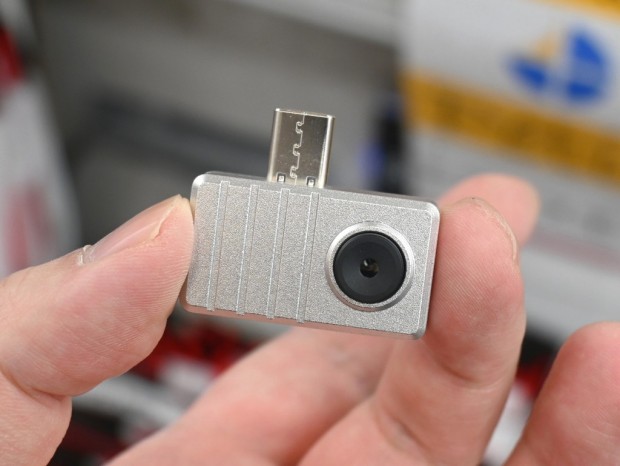 アキバ取材班) 最大400℃まで撮影できるスマホ対応のType-Cサーモカメラ
