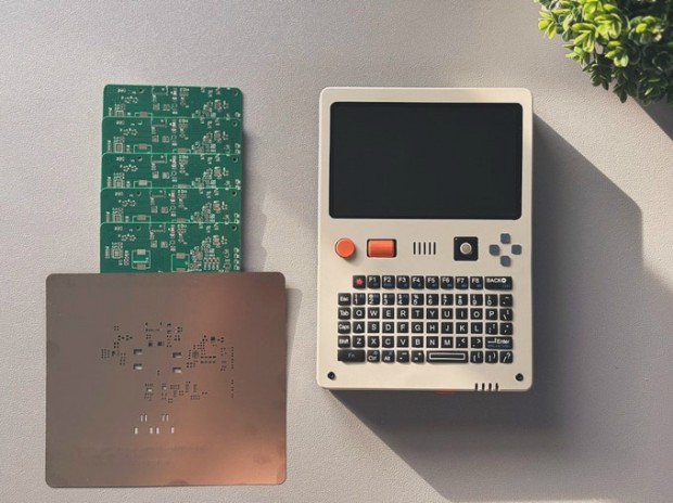 次に来るモノ】Raspberry Pi 5をキーボード付きポータブルコンピュータ