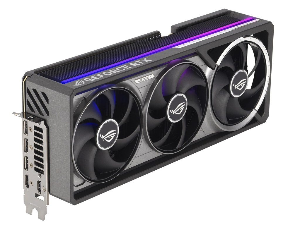 ASUS、4連ファン搭載カードもあるGeForce RTX 5090/5080グラフィックス