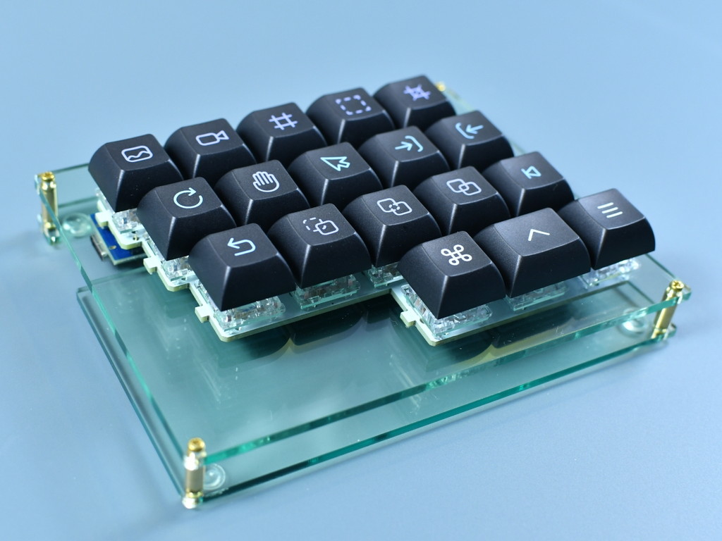 独自配列の左右分割DIYキーボードキット「Gravity36」が今週発売。片手