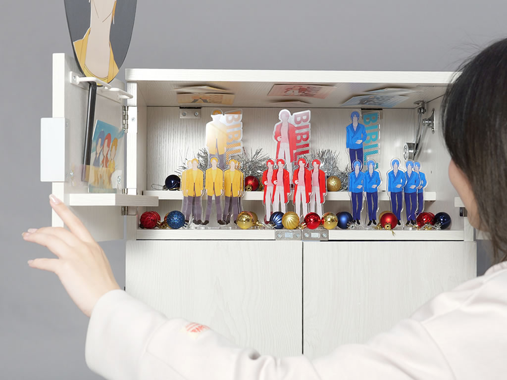 2秒で隠せる”観音開きの推し活グッズ用「秘密の推し棚」がBIBILABから