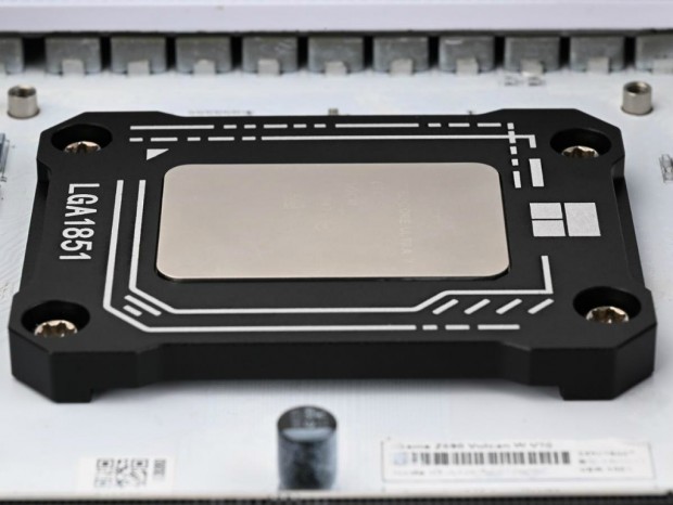 Thermalright、CPUの反りを解消するLGA1851向けマウントフレーム発売
