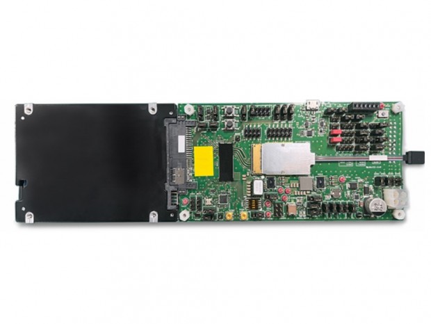 キオクシアなど、光配線を使用した省電力なPCIe 5.0対応広帯域光SSD開発中