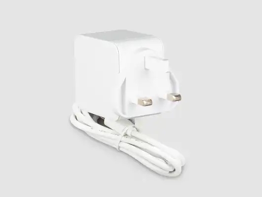 Raspberry PiとノートPCの急速充電に両対応する「Raspberry Pi 45W USB-C Power Supply」