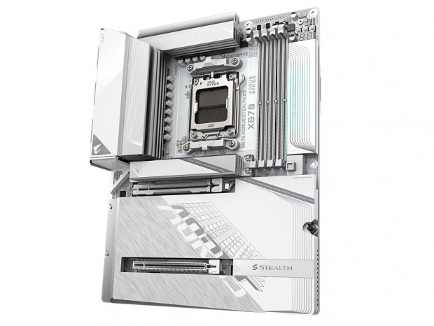 GIGABYTE、新M.2機構採用の背面コネクタマザーボード「X870 AORUS