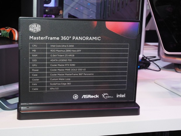 COMPUTEX：全部魅せます、逃げ場のない完全パノラマな丸見えケースを