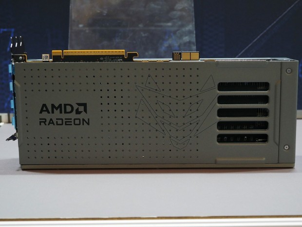 瞳ダイアリー　激レア 天然アレキサンドライトキャッツアイ 0.77ct 【シャトヤンシー