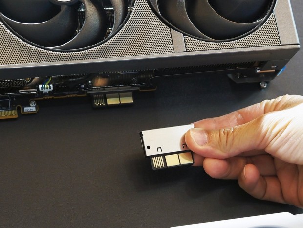 NITRO+ Radeon RX 9070 XT 16GB GDDR6 PhantomLink