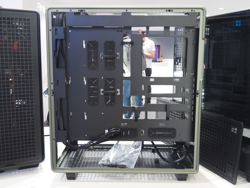 ARMOTEC900 TECHNQUE 4U5 専用ケース付き ARMOTEC900 TECHNQUE 4U5