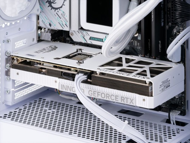 「INNO3D GeForce RTX 5070 TWIN X2 OC WHITE」