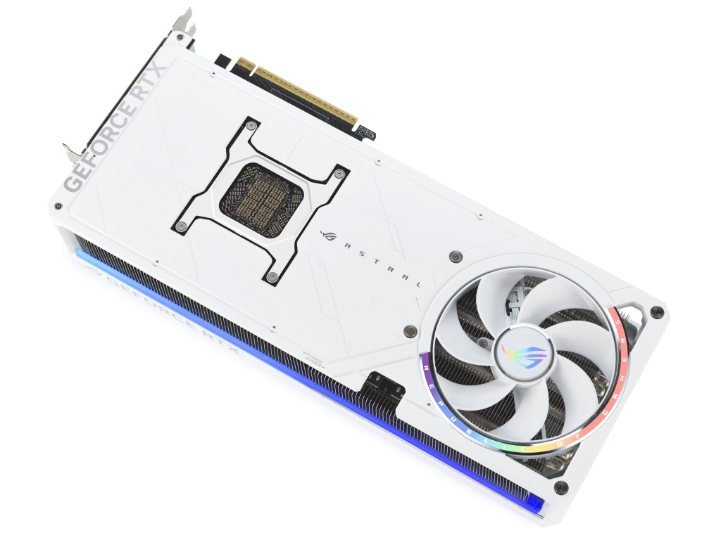 【レア】ファンタジア　50周年　本 ASUS、クアッドファン搭載ROG Astralシリーズにホワイトカラーの