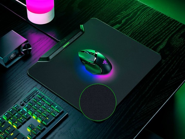ゲーミングマウスを置くだけで充電できるマウスパッド「Razer HyperFlux V2」発売
