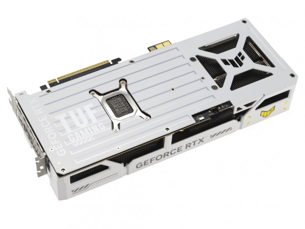 着脱式電源コネクタ「GC-HPWR」を採用するBTF対応GeForce RTX 5070 TiがASUSから