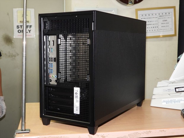 オリオスペックのファンレスPC「QUIESPEC Micro ATX FANLESS SILENT」