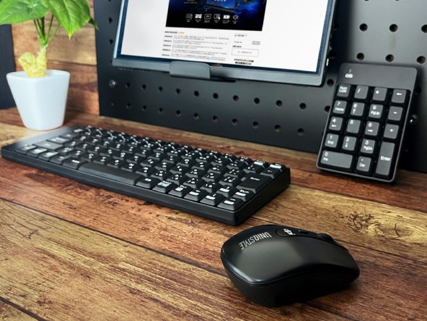 ユニーク、コンパクトなキーボード＆テンキー＆マウスがセットになった3-in-1ワイヤレスコンボ発売