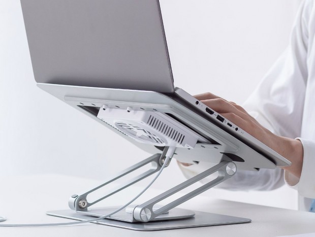 ペルチェ素子で熱源をピンポイントに冷やすノートPCクーラーがサンワダイレクトから