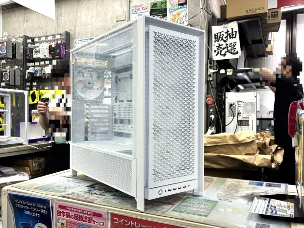 新品PCケース Corsair FRAME 5000D RS ARGB ホワイト FRAME 5000D RS ARGB 高エアフローミッドタワー PC ケース - ホワイト