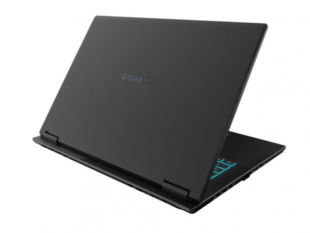 GIGABYTE、Core i7＆RTX 5050搭載で17万円切りの16型ゲーミングノート