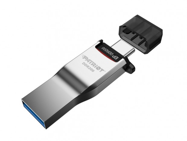 USB Type-A/C対応カードリーダが付属するDDR200規格microSDカードがPatriotから