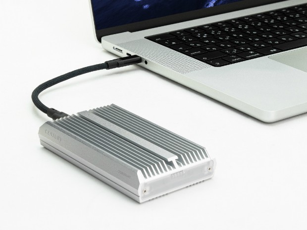 USB4対応のアルミ製NVMe M.2 SSDケース、センチュリー「USB 4 you Silver Base」
