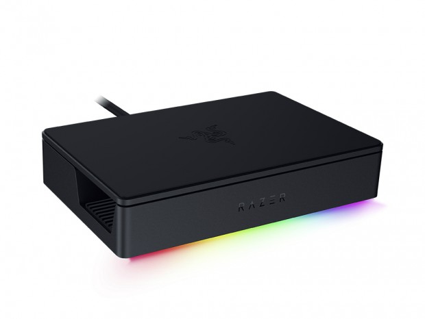 ポータブルゲーミングPC向け6-in-1ドック「Razer Handheld Dock Chroma」発売