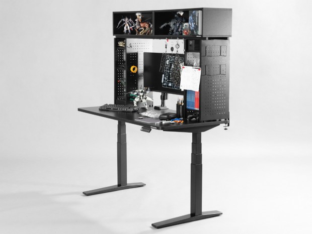 Bauhutte、使い慣れたデスクを“プラモデル工房化”する「モデラーデスクラック」